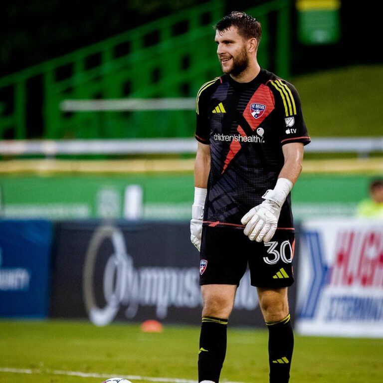 Maarten Paes Gagal Bela Garuda, Ini Opsi Kiper Timnas Indonesia.