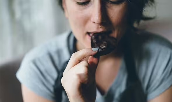 coklat hitam bisa lindungi Otak dari Stroke