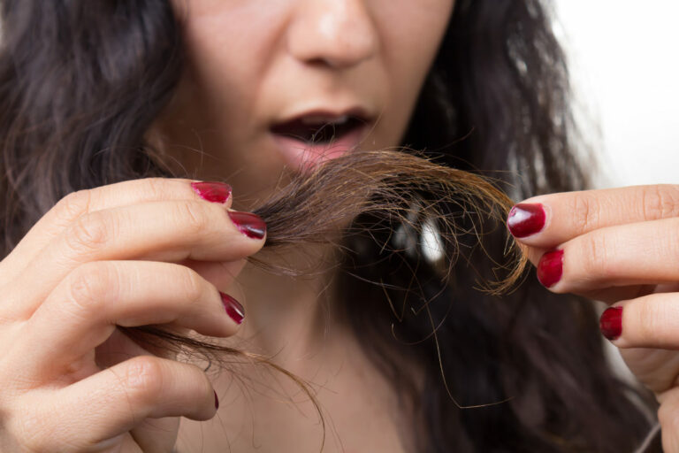 menyebabkan rambut bercabang