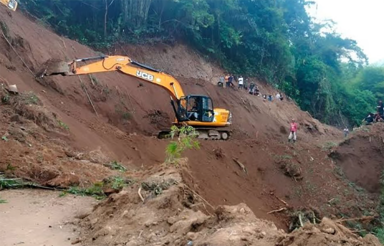 Longsor Terjadi Lagi di Desa Talang Ratu Kabupaten Lebong, Jalan Sempat Putus