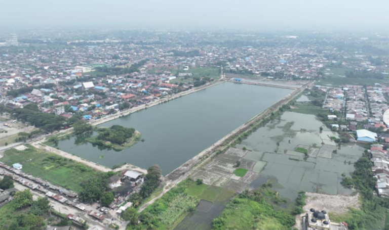 Wali Kota Bobby Tinjau Proyek Pengendalian Banjir di Medan Labuhan