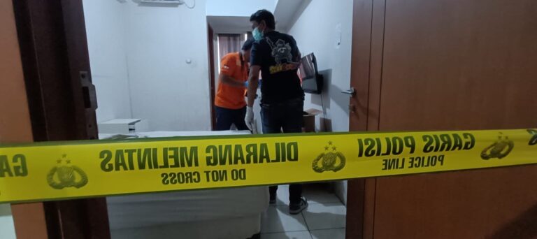 Pria Ditemukan Tewas Duduk di Kamar Mandi Apartemen Green Lake