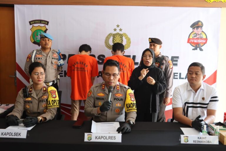 Polisi Tangkap Dua Pengedar Narkoba Modus Kemasan Teh Herbal di Muara Angke