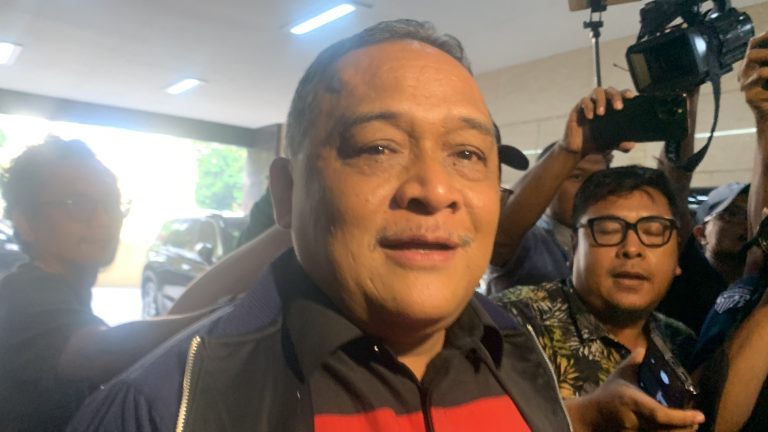 Pakai Jaket Sikat Sindikat Saat Datang ke Bareskrim Polri, Ini Kata Benny Rhamdani