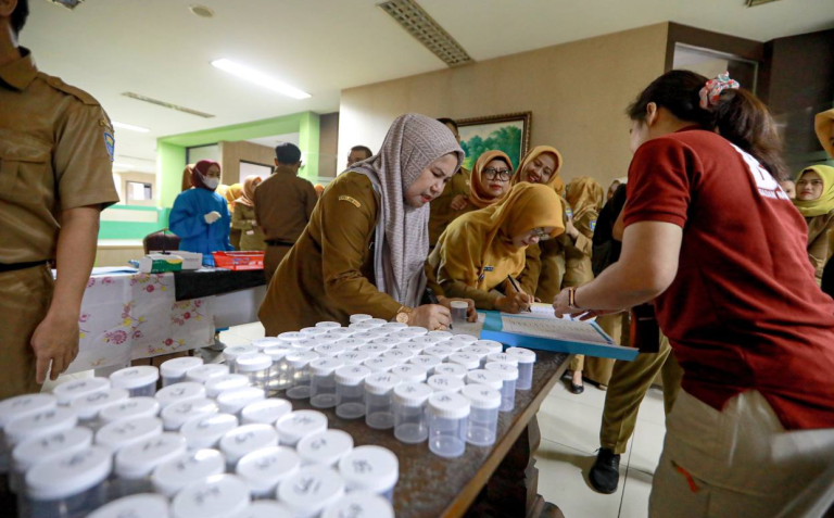 Bekerja Sama dengan BNN, Pemkot Bandung Tes Urine 537 ASN