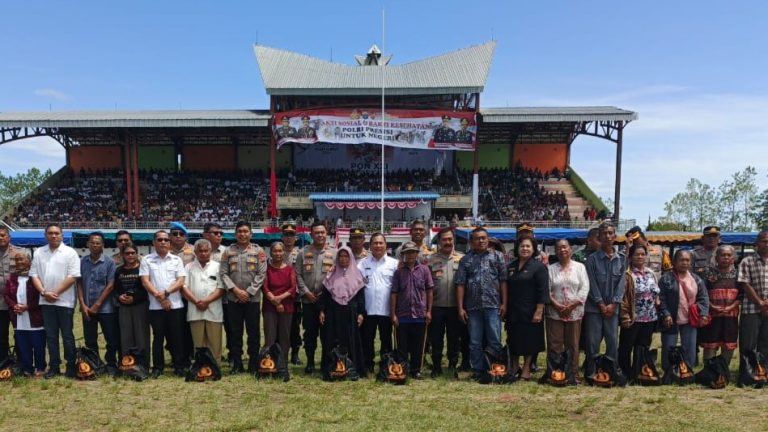 Kapolda Sumut Dampingi Wakapolri Gelar Baksos di Dairi-Samosir, Ratusan Warga Hadir