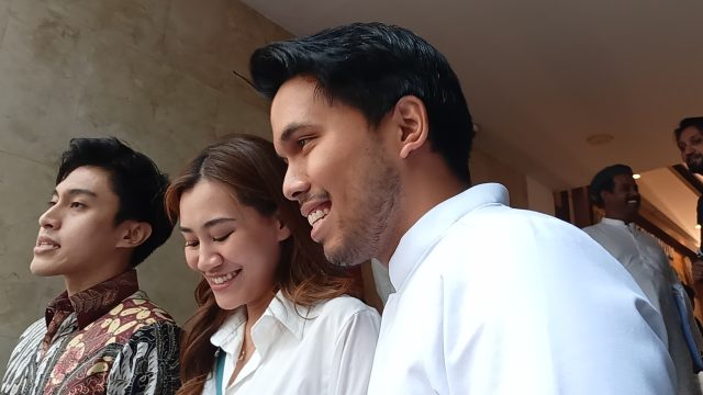 Sangun Ragahdo (pengacara), Aaliyah Massaid dan Thariq Halilintar di Polda Metro Jaya, Jumat (30/8/2024)