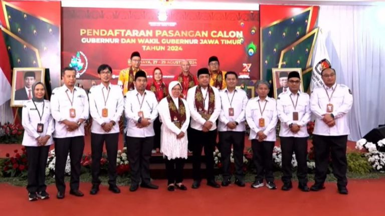 Pilkada Jatim 2024 “Dikeroyok Srikandi”