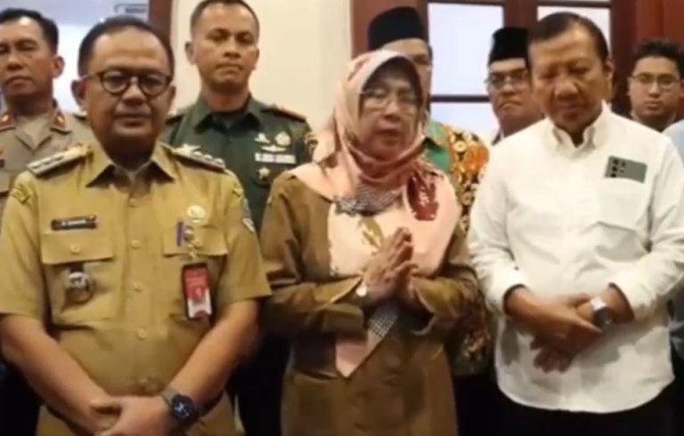 Emak-emak ASN Kota Bekasi yang Viral Karena Masalah Ibadah Akhirnya Minta Maaf