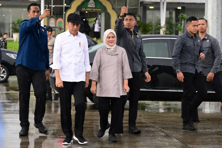 Didampingi Ibu Iriana, Presiden Jokowi ke Aceh untuk Pembukaan PON dan Peresmian Tol