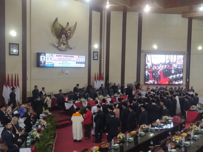 50 Anggota DPRD Medan Terpilih Dilantik, Bobby Nasution Ingatkan Ada KPK yang Mengawasi