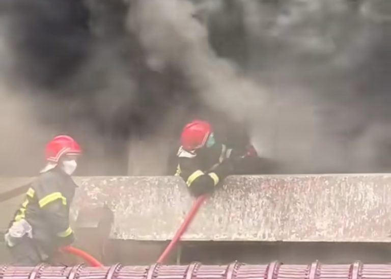 Gedung 4 Pajak Horas Siantar Kebakaran, Banyak Bahan Mudah Terbakar Sebabkan Api Cepat Menyebar