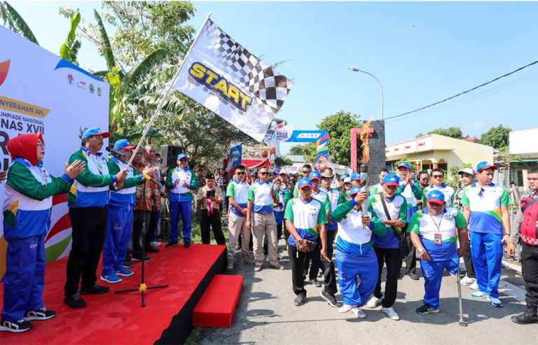 Pawai Obor Peparnas XVII Dimulai, Lintasi Beberapa Wilayah Diinapkan di Stadion Manahan