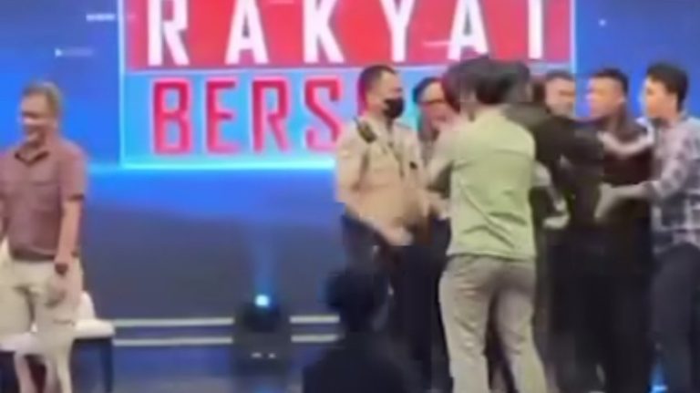 Viral Video Chico Hakim Nyaris Adu Jotos Sama Silfester Matutina, Rocky Gerung Tertawa