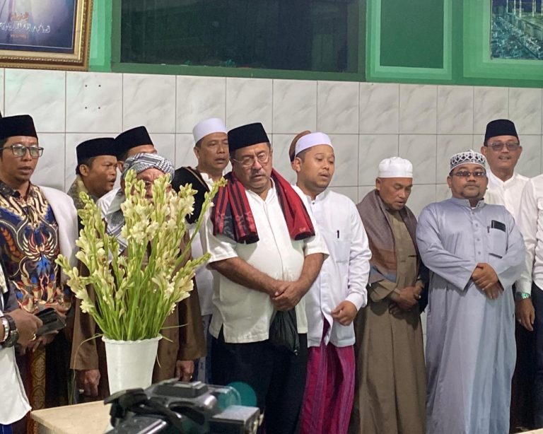 Rano Karno Berziarah ke Makam KH. Buya Zayadi, Siapakah Sosok Tersebut?