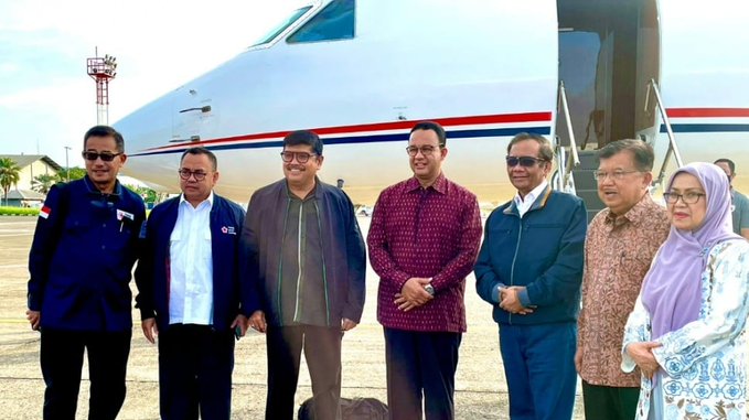 Posting Foto di Medsos Naik Private Jet Saat Jabat Ketua MK, Mahfud MD Sebut Bukan Gratifikasi