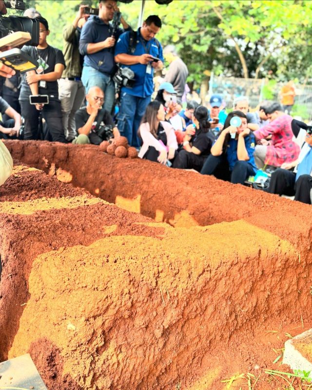 Makam Marissa Haque di TPU Tanah Kusir (Instagram @imeldamelfransiska)