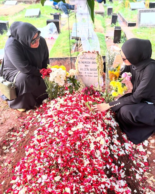 Makam Marissa Haque di TPU Tanah Kusir (Instagram @imeldamelfransiska)